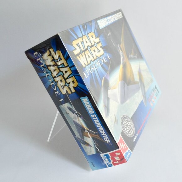 AMT Ertl Star Wars Episode 1 Naboo Starfighter Diecast 1:48 Model Kit NEW SEALED - Picture 4 of 9